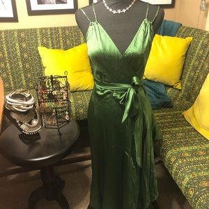 Beautiful green dress BCBG maxazaria